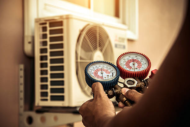 Professional Heat Pump Repair technician working in Forest Knolls, CA